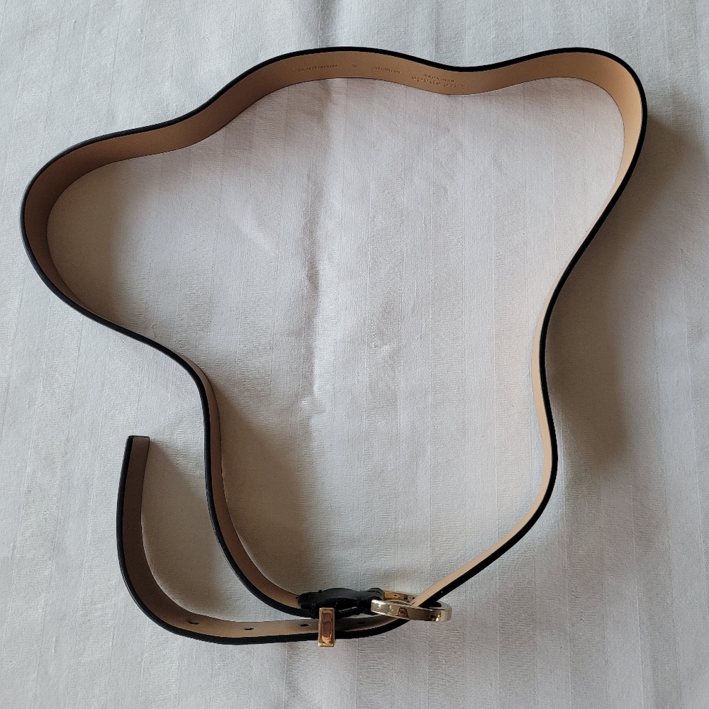 Kate Spade Black and Tan Belt with Gold Accent 45×1 1/4. - Picture 2 of 7